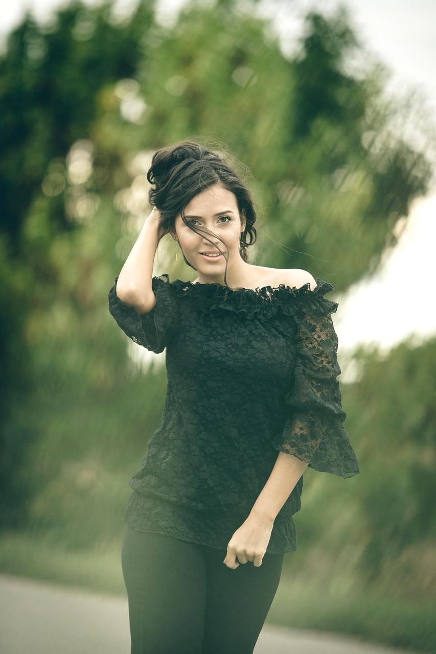 Professional outfit laid out ready for Monday morning work day